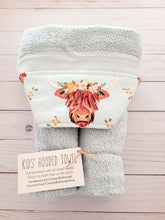 Load image into Gallery viewer, Hooded Bath Towel

